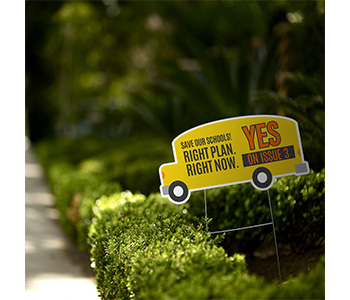 Custom printed yard signs for advertising.