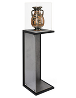 Modern exhibition plinth available in two colors