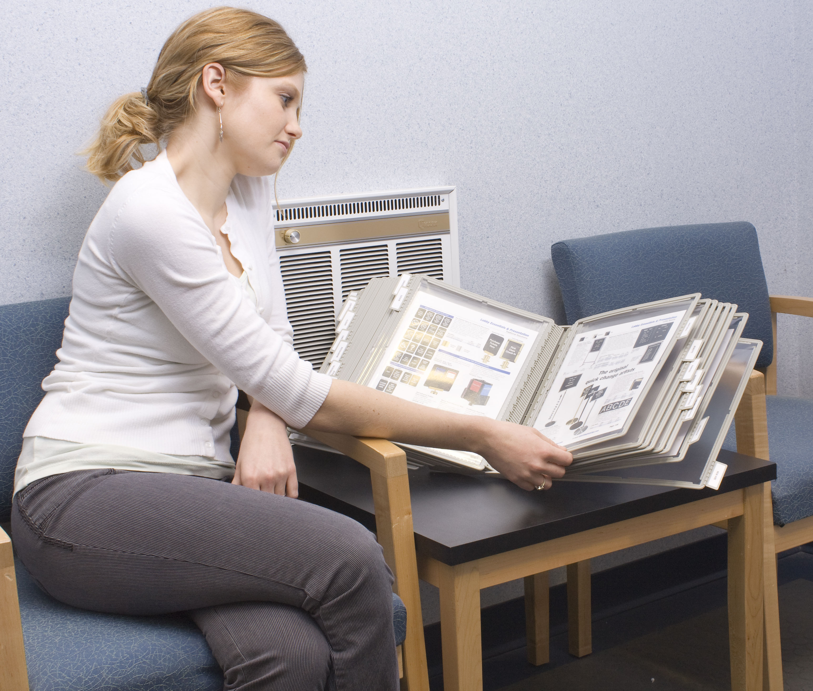 Desktop Reference Rack Refill Desktop Reference Rack | (20) Panel - Affixed Countertop Base | Displays2Go