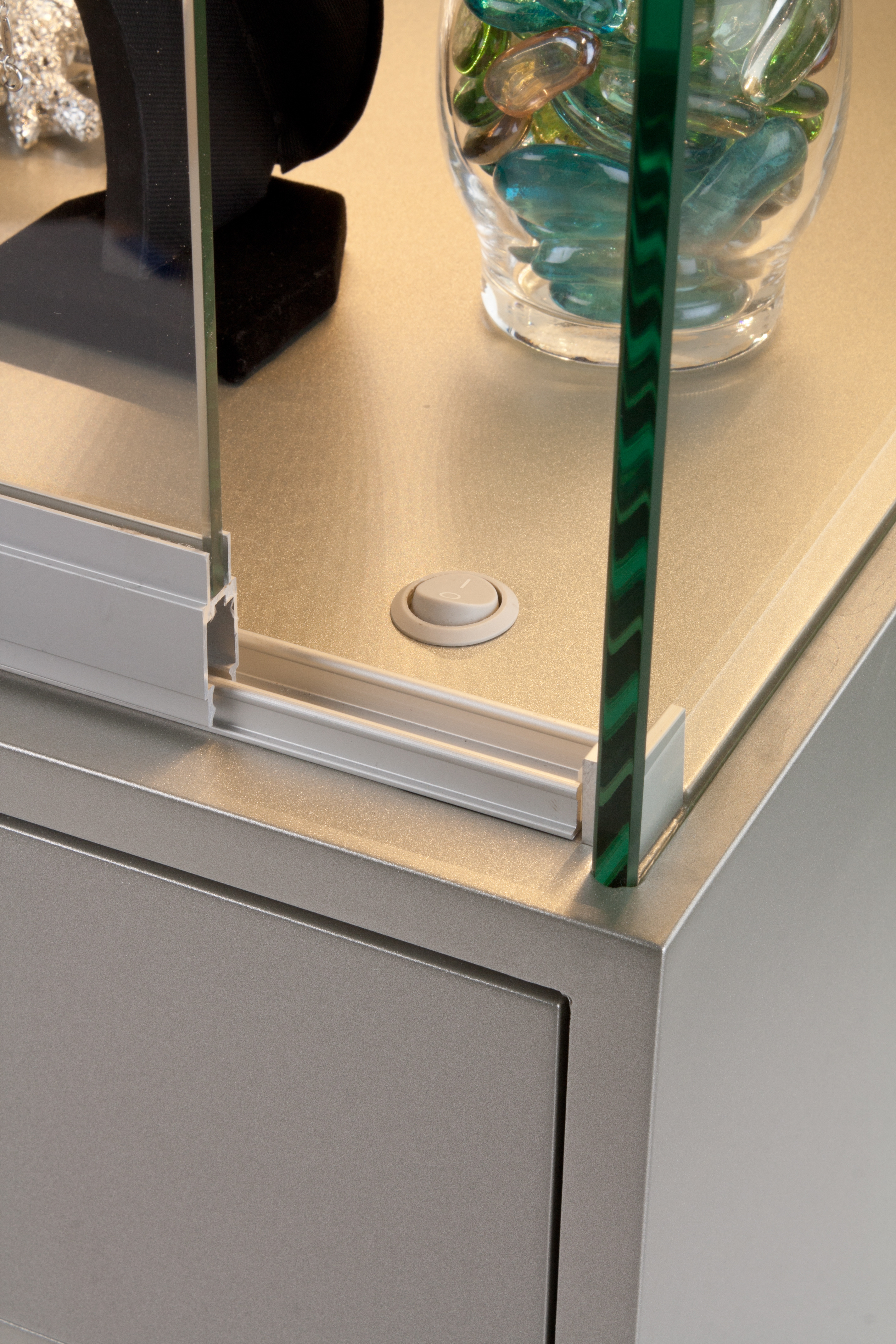 48" Quarter Vision Display Case w/Cabinets and Drawers, Ships Assembled - Silver - Image 4