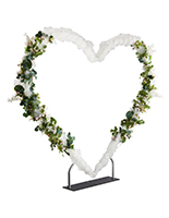 Heart shaped arch frame with sturdy steel base