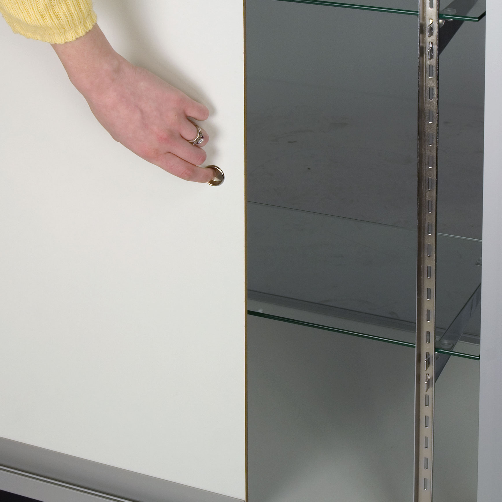 70" Retail Display Case w/Recessed Kickplate, Slider Door, Adjustable Shelves, Silver - Image 3
