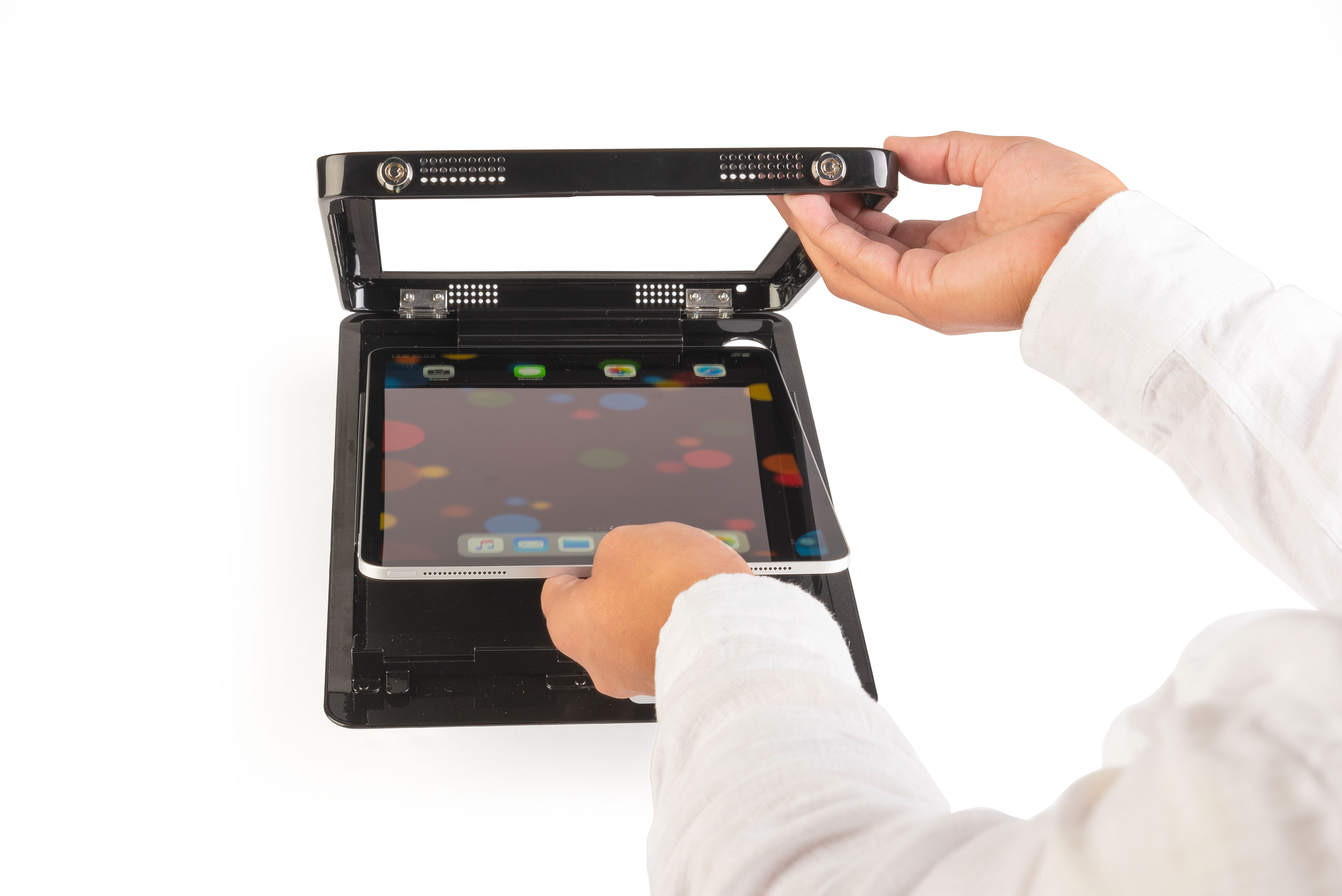 Navigator Series iPad Pro Wall Mount & Adjustable Enclosure w/ Lock - Image 4