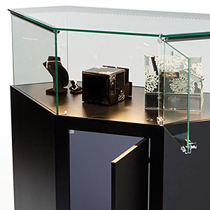 Jewellery shop clearance display counters