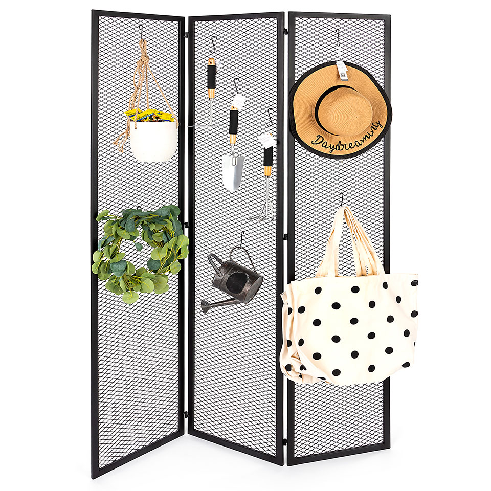 retail folding gridwall black with products