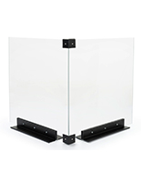 Corner countertop sneeze guard with intersecting panel design