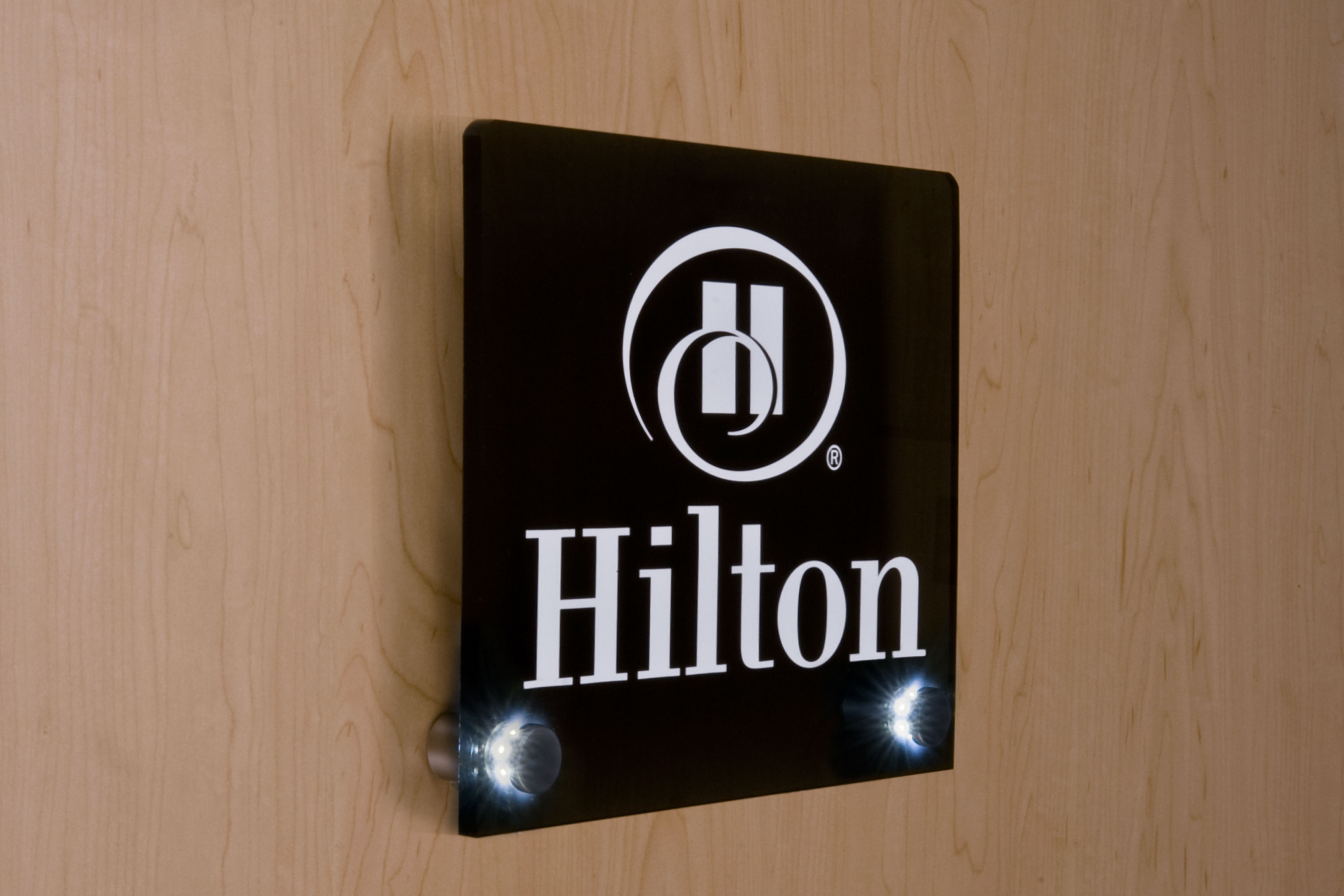 1 x 1 Through Grip Standoffs, LED Illuminated, Round, Aluminum, Set of 2 - Silver - Image 3