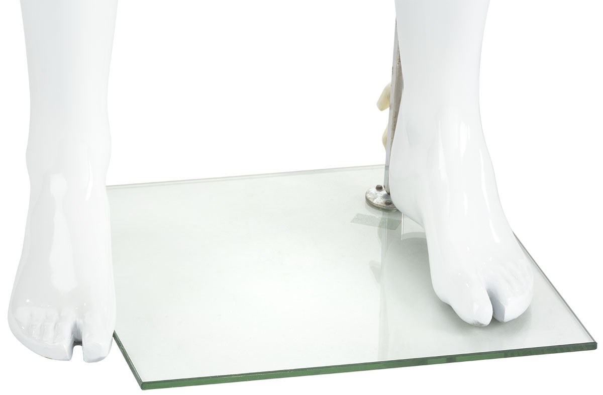 Toecutter Mannequin Muscular Male Mannequin | Separated Toes | Displays2Go