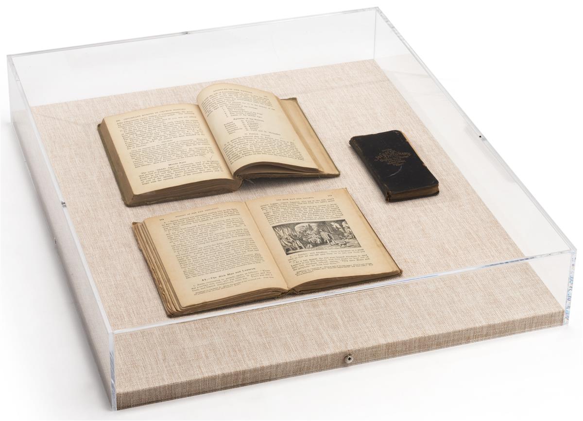 Acrylic and Linen Construction Museum Wall Frame with Linen Backer Displays2go Tan Silver and Clear Plywood DCAWEC1620