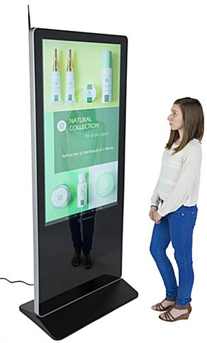 55" digital display advertising floor stand with bezel edge design
