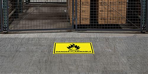 Flammable industrial danger sign with concise, easy to read text
