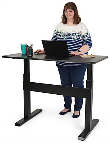 Pneumatic height adjustable standing desk is excellent while working at home 