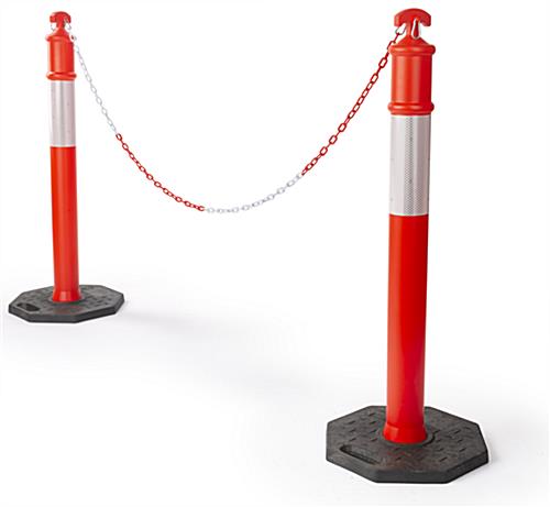 Traffic delineator post with chain and 1.25 inch base height