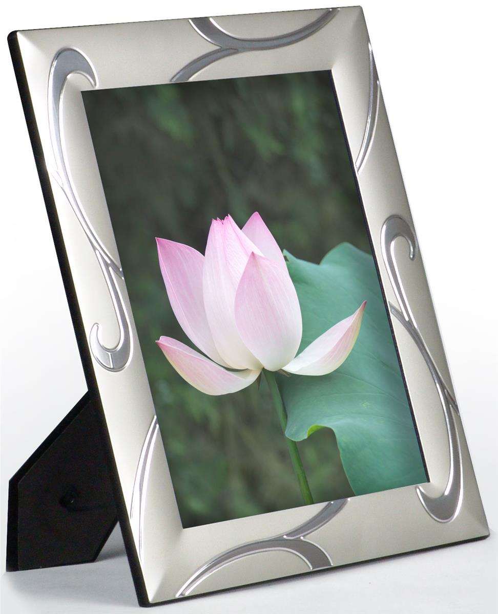 Metal Picture Frames w/ Silver Reflective Border 4" x 6"
