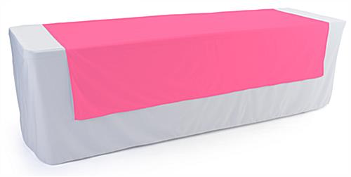 Pink table runner made of flame retardant treated polyester 
