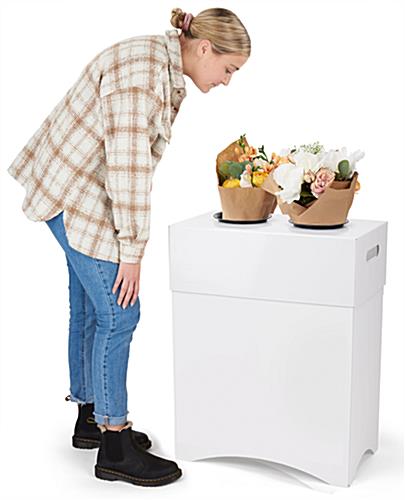 Retail flower display stands with overall height of 30.5 inches