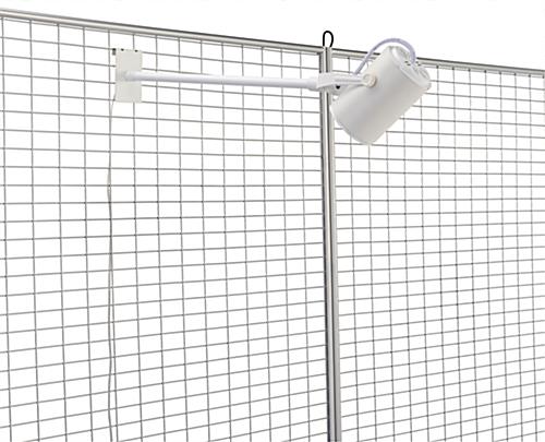 Gridwall display light with adjustable head