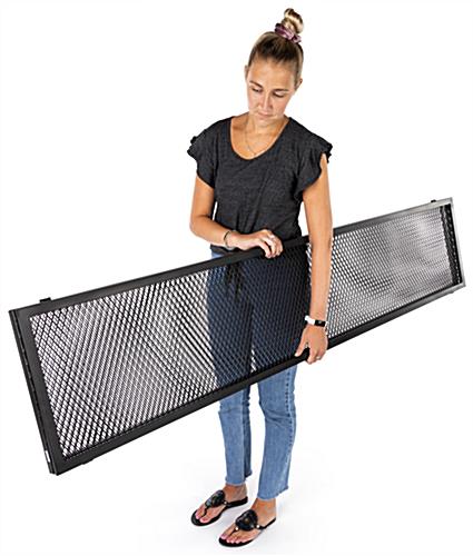 Hinged mesh retail display screen with portable design