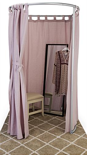 Portable dressing room with max weight capacity of 7 pounds