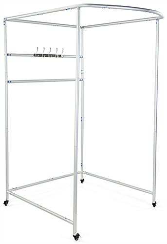 Mobile fitting room frame with lightweight aluminum build