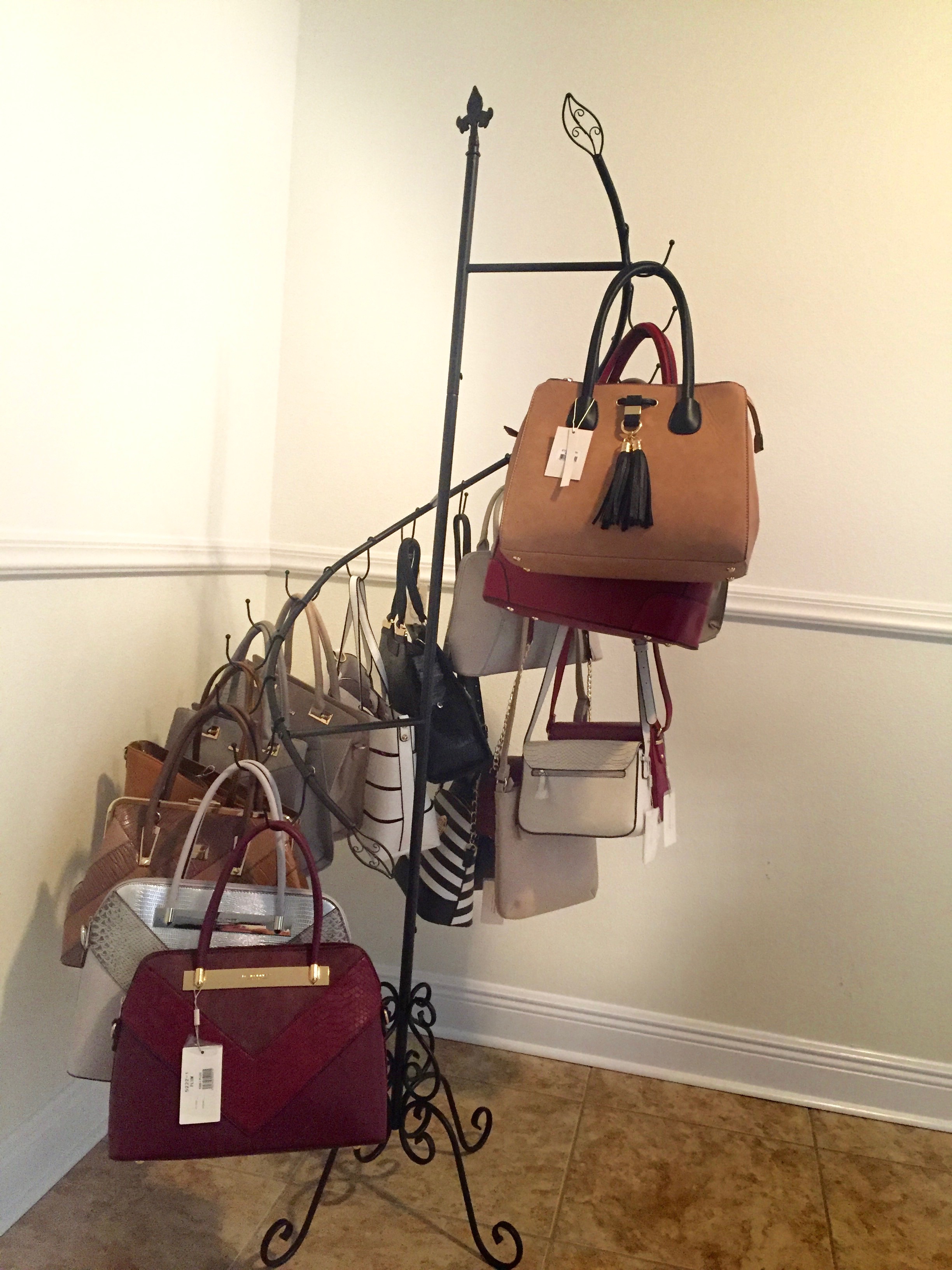 spiral handbag rack