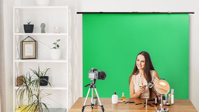 Retractable Green Screen Banner Demo